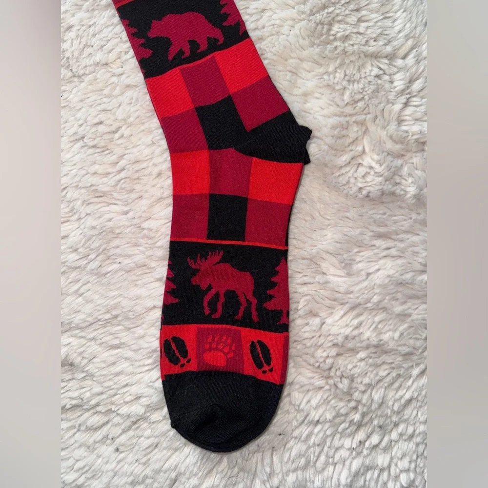 Alaska Socks Wild Pairs Crew Socks Unisex Size 6-12 Polyester Elastane Red Plaid